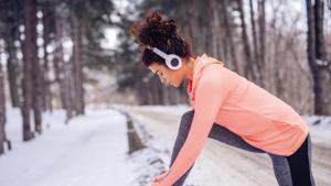 Low temperature makes it easy to pick up the pace – whether you run/cycle or lift weights(Shutterstock)