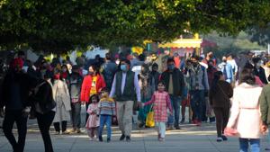 A rush of tourists at Sukhna lake in Chandigarh on December 26. India recorded 18,732 new cases of coronavirus disease (Covid-19) infection over the previous 24 hours which have been the lowest since July., data from the Union health ministry showed on December 27. (Ravi Kumar / HT Photo) A rush of tourists at Sukhna lake in Chandigarh on December 26. India recorded 18,732 new cases of coronavirus disease (Covid-19) infection over the previous 24 hours which have been the lowest since July., data from the Union health ministry showed on December 27. (Ravi Kumar / HT Photo)