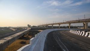 A view of an under construction flyover at Mayur Vihar in New Delhi, India.(Amal KS/HT PHOTO) A view of an under construction flyover at Mayur Vihar in New Delhi, India.(Amal KS/HT PHOTO)