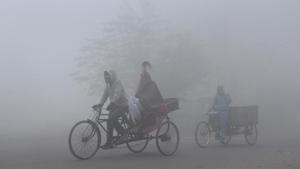 Cold wave to severe cold wave conditions are likely in isolated pockets over Punjab and Haryana, Chandigarh and Delh.(PTI Photo) Cold wave to severe cold wave conditions are likely in isolated pockets over Punjab and Haryana, Chandigarh and Delh.(PTI Photo)