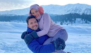 Aditya Narayan and Shweta Agarwal recently returned from their honeymoon in Kashmir. Aditya Narayan and Shweta Agarwal recently returned from their honeymoon in Kashmir.