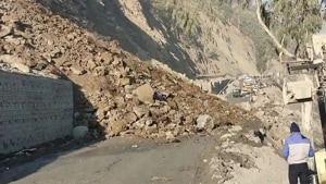 The landslide at Ramban which blocked the traffic on the Jammu-Srinagar highway on Sunday.(HT Photo) The landslide at Ramban which blocked the traffic on the Jammu-Srinagar highway on Sunday.(HT Photo)