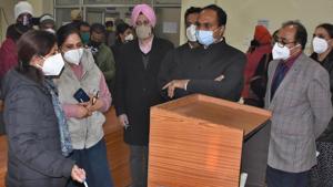 Deputy Commissioner Varinder Kumar Sharma inspecting during dry run at Civil Hospital during dry run in Ludhiana on day 1.(Hindustan Times) Deputy Commissioner Varinder Kumar Sharma inspecting during dry run at Civil Hospital during dry run in Ludhiana on day 1.(Hindustan Times)