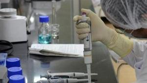 A research scientist works inside a laboratory of India's Serum Institute, the world's largest maker of vaccines, which is working on vaccines against the coronavirus disease (Covid-19) in Pune.(REUTERS) A research scientist works inside a laboratory of India's Serum Institute, the world's largest maker of vaccines, which is working on vaccines against the coronavirus disease (Covid-19) in Pune.(REUTERS)