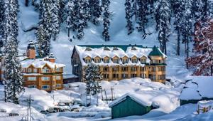 With regular operations of international flights suspended due to the coronavirus pandemic, travellers from across the country have set their sights on the Kashmir valley.(Pixabay) With regular operations of international flights suspended due to the coronavirus pandemic, travellers from across the country have set their sights on the Kashmir valley.(Pixabay)