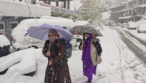 After recent snowfall in several places in Himachal Pradesh, people from various parts of the country especially from neighbouring Punjab, Haryana and Chandigarh are thronging its tourist hotspots to usher in the New Year.(Yahoo) After recent snowfall in several places in Himachal Pradesh, people from various parts of the country especially from neighbouring Punjab, Haryana and Chandigarh are thronging its tourist hotspots to usher in the New Year.(Yahoo)