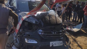 The car in which Azharuddin was travelling.(Twitter/ANI Photo) The car in which Azharuddin was travelling.(Twitter/ANI Photo)