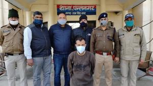 Criminal wanted for the past 9 years in a case of abduction and robbery of a general manager of a five star hotel was arrested by the STF in US Nagar district of Uttarakhand.(HT Photo) Criminal wanted for the past 9 years in a case of abduction and robbery of a general manager of a five star hotel was arrested by the STF in US Nagar district of Uttarakhand.(HT Photo)