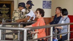 Authorities say several returnees from UK had mentioned their international numbers among their details, making it difficult to trace them.(PTI Photo) Authorities say several returnees from UK had mentioned their international numbers among their details, making it difficult to trace them.(PTI Photo)
