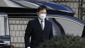 Samsung Electronics Vice Chairman Lee Jae-yong arrives at the Seoul High Court in Seoul, South Korea.(AP) Samsung Electronics Vice Chairman Lee Jae-yong arrives at the Seoul High Court in Seoul, South Korea.(AP)