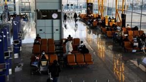 Travellers wait at the Beijing Capital International Airport following the coronavirus disease (Covid-19) outbreak in Beijing, China December 30, 2020.(REUTERS) Travellers wait at the Beijing Capital International Airport following the coronavirus disease (Covid-19) outbreak in Beijing, China December 30, 2020.(REUTERS)