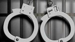 According to the police, Farid Muhammad Shaikh and her husband Muhammad Shaikh, 29, were travelling on their two-wheeler when the incident occurred.(HT Photo) According to the police, Farid Muhammad Shaikh and her husband Muhammad Shaikh, 29, were travelling on their two-wheeler when the incident occurred.(HT Photo)