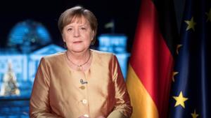 “These days and weeks -- there is nothing to sugar coat -- are difficult times for our country,” Merkel said in the text of a speech to be broadcast late Thursday. “And so it will continue to be for quite a while.”(Reuters Photo) “These days and weeks -- there is nothing to sugar coat -- are difficult times for our country,” Merkel said in the text of a speech to be broadcast late Thursday. “And so it will continue to be for quite a while.”(Reuters Photo)