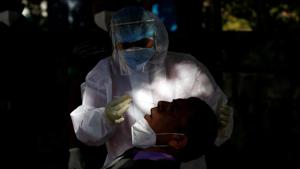 India on Thursday recorded five new cases of mutated coronavirus disease pushing the total cases count to 25, the health ministry said.(REUTERS) India on Thursday recorded five new cases of mutated coronavirus disease pushing the total cases count to 25, the health ministry said.(REUTERS)