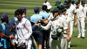 Members of Australian and Indian cricket teams shaking hands after conclusion of Boxing Day Test(Twitter) Members of Australian and Indian cricket teams shaking hands after conclusion of Boxing Day Test(Twitter)
