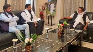 AIMIM MP Imtiaz Jaleel met with BTP’s Chhotubhai Vasava in his residence at Jhagadia in Bharuch district.(Twitter/@Chhotu_Vasava) AIMIM MP Imtiaz Jaleel met with BTP’s Chhotubhai Vasava in his residence at Jhagadia in Bharuch district.(Twitter/@Chhotu_Vasava)