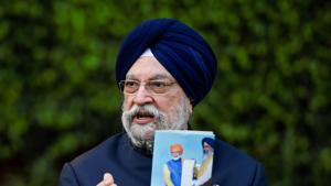 Flights from India to the UK will resume from January 6, minister Hardeep Singh Puri clarified on Saturday.(PTI) Flights from India to the UK will resume from January 6, minister Hardeep Singh Puri clarified on Saturday.(PTI)