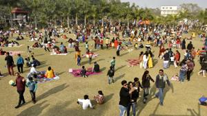 Visitors out in large numbers at ECO park on New Year’s Day in Patna on January 1. India reported the addition of 19,078 new cases of the coronavirus disease (Covid-19) and 224 related deaths to its tally between January 1 and 2 morning, according to the Union ministry of health and family welfare. (Santosh Kumar / HT Photo) Visitors out in large numbers at ECO park on New Year’s Day in Patna on January 1. India reported the addition of 19,078 new cases of the coronavirus disease (Covid-19) and 224 related deaths to its tally between January 1 and 2 morning, according to the Union ministry of health and family welfare. (Santosh Kumar / HT Photo)