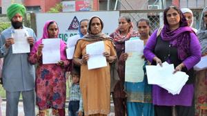 Punjab Cabinet Minister, Om Parkash Soni said that the freedom fighters and their legal heirs (sons/ daughters/ grandsons /grand-daughters) have been provided free bus travel facility in roadways/ Pepsu Road Transport Corporation (PRTC) buses w.e.f 07-12-2020.(Harsimar Pal Singh Hindustan Times representative image) Punjab Cabinet Minister, Om Parkash Soni said that the freedom fighters and their legal heirs (sons/ daughters/ grandsons /grand-daughters) have been provided free bus travel facility in roadways/ Pepsu Road Transport Corporation (PRTC) buses w.e.f 07-12-2020.(Harsimar Pal Singh Hindustan Times representative image)