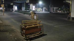 Sodala Crossing deserted during night curfew, in Jaipur, Rajasthan.(HT photo) Sodala Crossing deserted during night curfew, in Jaipur, Rajasthan.(HT photo)