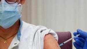 The US Food and Drug Administration and a panel of its outside advisers have expressed concerns over Pfizer’s “unblinding” plan, saying it could make it harder to continue collecting data on safety and effectiveness needed to win full FDA approval of the vaccine.(REUTERS (Representative Image)) The US Food and Drug Administration and a panel of its outside advisers have expressed concerns over Pfizer’s “unblinding” plan, saying it could make it harder to continue collecting data on safety and effectiveness needed to win full FDA approval of the vaccine.(REUTERS (Representative Image))