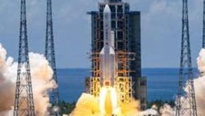 Tianwen-1 probe, weighing about five tonnes, consists of an orbiter, a lander and a rover. It is designed to complete orbiting, landing and roving in one mission.(AP file photo) Tianwen-1 probe, weighing about five tonnes, consists of an orbiter, a lander and a rover. It is designed to complete orbiting, landing and roving in one mission.(AP file photo)