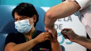 Argentina started its mass vaccination campaign with the Russian Sputnik V vaccine on Tuesday. Earlier in December, it received the first batch of 300,000 doses of the jab.(Reuters file photo) Argentina started its mass vaccination campaign with the Russian Sputnik V vaccine on Tuesday. Earlier in December, it received the first batch of 300,000 doses of the jab.(Reuters file photo)