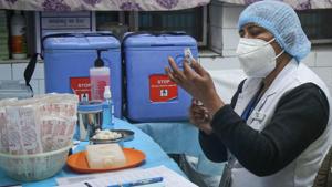 ndia approval of a two-dose version of AstraZeneca’s vaccine, COVISHIELD, which has also been given the green light by Britain, Argentina and El Salvador, is a major win for a shot seen as crucial for mass immunisations.(Sanchit Khanna/HT PHOTO) ndia approval of a two-dose version of AstraZeneca’s vaccine, COVISHIELD, which has also been given the green light by Britain, Argentina and El Salvador, is a major win for a shot seen as crucial for mass immunisations.(Sanchit Khanna/HT PHOTO)