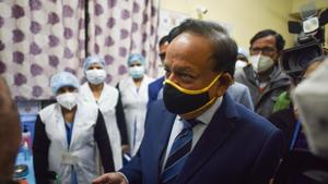 Union health minister Harsh Vardhan during a mock drill and dry run of Covid-19 vaccination at a model Covid-19 vaccination centre in Ansari Road, New Delhi on Saturday.(Sanchit Khanna/HT PHOTO) Union health minister Harsh Vardhan during a mock drill and dry run of Covid-19 vaccination at a model Covid-19 vaccination centre in Ansari Road, New Delhi on Saturday.(Sanchit Khanna/HT PHOTO)
