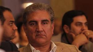 Foreign Minister Shah Mahmood Qureshi on Saturday remained adamant that the government will not resign on January 31 as demanded by the Opposition alliance.(Sanjeev Verma / Hindustan Times) Foreign Minister Shah Mahmood Qureshi on Saturday remained adamant that the government will not resign on January 31 as demanded by the Opposition alliance.(Sanjeev Verma / Hindustan Times)