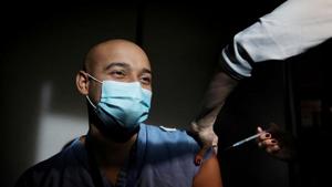 COVID-19 vaccines being adminstered at Massachusetts General Hospital in Boston.(Reuters/ File photo) COVID-19 vaccines being adminstered at Massachusetts General Hospital in Boston.(Reuters/ File photo)
