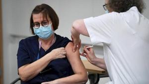A conspiracy theory claimed that Bill Gates had planned to use a potential Covid-19 vaccine to implant microchips to monitor the movement of billions of people.(AP) A conspiracy theory claimed that Bill Gates had planned to use a potential Covid-19 vaccine to implant microchips to monitor the movement of billions of people.(AP)