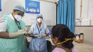 Health workers and candidate during Covid-19 vaccine dry run at District Hospital, Aundh, in Pune.(Pratham Gokhale/HT Photo)