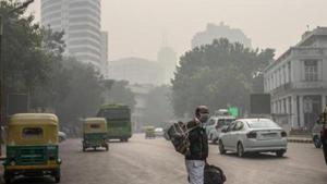 In its forecast for the week, the India Meteorological Department (IMD) said the city may get colder from Thursday and also predict fog in the morning.(AP file photo) In its forecast for the week, the India Meteorological Department (IMD) said the city may get colder from Thursday and also predict fog in the morning.(AP file photo)
