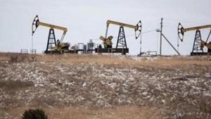 Crude had risen to near $50 a barrel earlier on Monday, aided by a weak dollar. The early stages of Covid-19 vaccine rollouts have stoked optimism that demand will rebound with the global economy, and oil has emerged as a trade to hedge inflation.(Bloomberg (Representative Image)) Crude had risen to near $50 a barrel earlier on Monday, aided by a weak dollar. The early stages of Covid-19 vaccine rollouts have stoked optimism that demand will rebound with the global economy, and oil has emerged as a trade to hedge inflation.(Bloomberg (Representative Image))