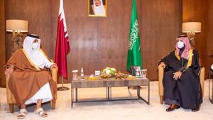 Saudi Arabia's Crown Prince Mohammed bin Salman met Qatar's Emir Sheikh Tamim bin Hamad al-Thani during the Gulf Cooperation Council's (GCC) 41st Summit at Al-Ula in Saudi Arabia on Tuesday.(REUTERS PHOTO.) Saudi Arabia's Crown Prince Mohammed bin Salman met Qatar's Emir Sheikh Tamim bin Hamad al-Thani during the Gulf Cooperation Council's (GCC) 41st Summit at Al-Ula in Saudi Arabia on Tuesday.(REUTERS PHOTO.)