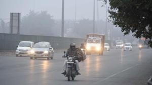 Dense to very dense fog will prevail in most parts of Punjab, Haryana, western Uttar Pradesh, northern Rajasthan and Delhi-NCR.(Photo by Parveen Kumar/Hindustan Times) Dense to very dense fog will prevail in most parts of Punjab, Haryana, western Uttar Pradesh, northern Rajasthan and Delhi-NCR.(Photo by Parveen Kumar/Hindustan Times)