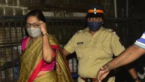 Mumbai, India - Jan. 4, 2021: Varsha Raut, wife of Shiv Sena MP Sanjay Raut leaves ED office at Ballard Estate in Mumbai.(Anshuman Poyrekar/HT Photo) Mumbai, India - Jan. 4, 2021: Varsha Raut, wife of Shiv Sena MP Sanjay Raut leaves ED office at Ballard Estate in Mumbai.(Anshuman Poyrekar/HT Photo)