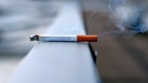 Smoking is associated with an increased risk of Covid-19 symptoms and smokers are more likely to attend hospital than non-smokers, a study has found.(Unsplash) Smoking is associated with an increased risk of Covid-19 symptoms and smokers are more likely to attend hospital than non-smokers, a study has found.(Unsplash)