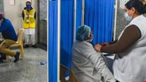 All the 38 districts in Bihar will carry out a dry run for the administration of Covid-19 vaccine on January 8.(PTI Photo/Representational) All the 38 districts in Bihar will carry out a dry run for the administration of Covid-19 vaccine on January 8.(PTI Photo/Representational)