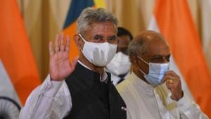 IForeign Minister Subrahmanyam Jaishankar (L) waves as he walks with Sri Lanka's Foreign Minister Dinesh Gunawardena after a joint press briefing in Colombo.(AFP) IForeign Minister Subrahmanyam Jaishankar (L) waves as he walks with Sri Lanka's Foreign Minister Dinesh Gunawardena after a joint press briefing in Colombo.(AFP)