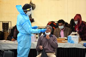 A total of 75,724 Covid-19 tests were conducted on Friday which included 38,839 RT-PCR/CBNAAT/TrueNat tests and the remaining 36,885 rapid antigen tests.(Raj K Raj/HT PHOTO) A total of 75,724 Covid-19 tests were conducted on Friday which included 38,839 RT-PCR/CBNAAT/TrueNat tests and the remaining 36,885 rapid antigen tests.(Raj K Raj/HT PHOTO)