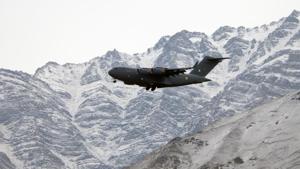 Tens of thousands of troops from both sides have dug in along the LAC in sub-zero conditions after diplomatic and military talks failed to take forward disengagement at friction points.(ANI) Tens of thousands of troops from both sides have dug in along the LAC in sub-zero conditions after diplomatic and military talks failed to take forward disengagement at friction points.(ANI)
