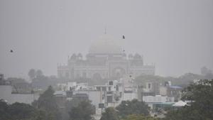 Minimum temperatures are expected to fall in Delhi from January 11.(Sanjeev Verma/HT PHOTO) Minimum temperatures are expected to fall in Delhi from January 11.(Sanjeev Verma/HT PHOTO)
