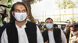 Rashtriya Janata Dal (RJD) leader Tejashwi Yadav with party MLA and his elder brother Tej Pratap Yadav arrives at party office to attend a review meeting on Bihar Assembly elections.(PTI file photo) Rashtriya Janata Dal (RJD) leader Tejashwi Yadav with party MLA and his elder brother Tej Pratap Yadav arrives at party office to attend a review meeting on Bihar Assembly elections.(PTI file photo)