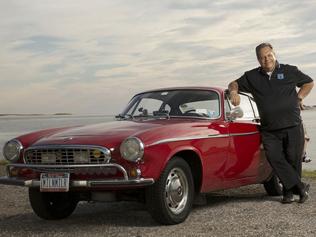 Irv-Gordon-with-his-1966-Volvo-P1800-Photo-AFP Irv-Gordon-with-his-1966-Volvo-P1800-Photo-AFP