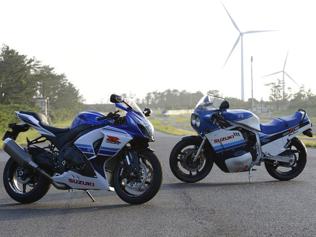 The anniversary edition GSX-R 1000 next to the 1985 original. Photo:AFP The anniversary edition GSX-R 1000 next to the 1985 original. Photo:AFP