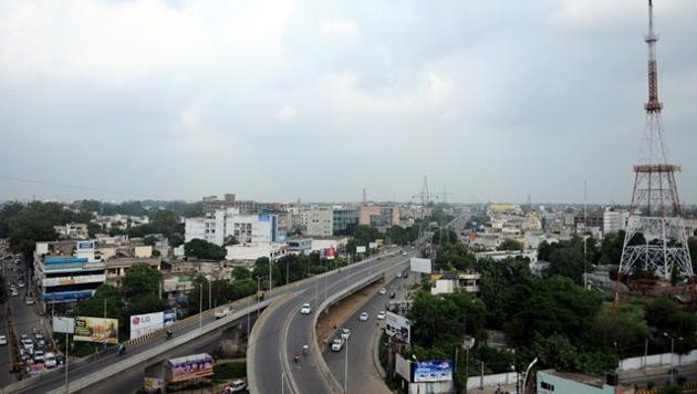 The idea of creating an efficient urban infrastructure in 100 Indian cities by 2020 with an objective to modernise them with high-speed internet, uninterrupted power and water supply, along with efficient public transport and living standards is ambitious(HT File photo) The idea of creating an efficient urban infrastructure in 100 Indian cities by 2020 with an objective to modernise them with high-speed internet, uninterrupted power and water supply, along with efficient public transport and living standards is ambitious(HT File photo)