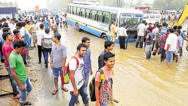 The Gurgaon administration has promised to take measures to ensure no repeat of last year’s waterlogging. (Parveen Kumar/HT FILE) The Gurgaon administration has promised to take measures to ensure no repeat of last year’s waterlogging. (Parveen Kumar/HT FILE)