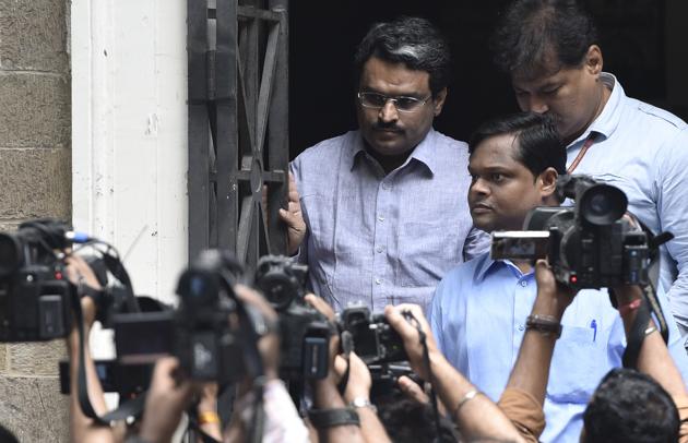 Jignesh Shah being taken to court by Enforcement Department on NSEL scam case in Mumbai July 13, 2016.(HT File) Jignesh Shah being taken to court by Enforcement Department on NSEL scam case in Mumbai July 13, 2016.(HT File)